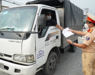 Lái xe chở hàng hóa nội bộ 19 tỉnh phía Nam không cần giấy xét nghiệm Covid-19 