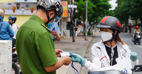 NÓNG: Người dân TP Hồ Chí Minh không được ra đường sau 18 giờ từ ngày 26/7