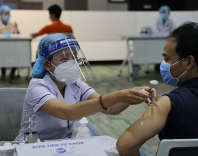 TP Hồ Chí Minh: Tăng từ 600 lên 1.000 bàn tiêm vaccine Covid-19 mỗi ngày