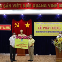 PVCFC trao tặng 1 tỷ đồng vào quỹ phòng chống dịch bệnh Covid-19 tỉnh Cà Mau