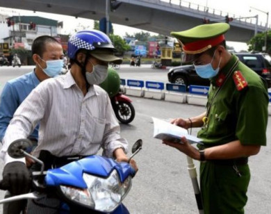 Hà Nội bỏ quy định người dân phải có ''lịch trực, lịch làm việc'' khi ra đường