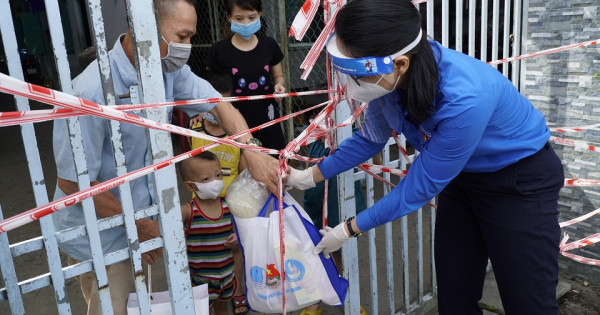 Người dân TP Hồ Chí Minh khó khăn hãy gọi chủ tịch phường để được hỗ trợ