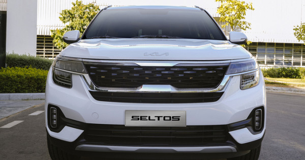 Kia Seltos 2021 sử dụng logo mới bán tại Việt Nam