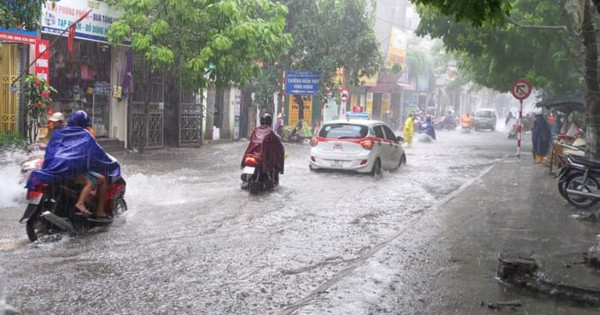 Dự báo thời tiết ngày 24/8/2021: Hà Nội có mưa dông kèm lốc, sét và gió giật mạnh