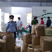 Phát hiện kho hàng "khủng" chứa sản phẩm y tế không rõ nguồn gốc
