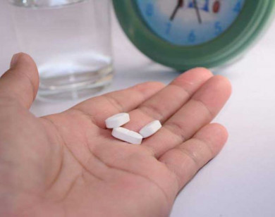 Cụ bà bị ''ngộ độc'' do uống phải thuốc nam có trộn lẫn Paracetamol