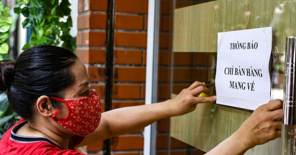 Hà Nội: Từ 12h00 ngày 16/9, một số địa bàn được mở trở lại dịch vụ ăn uống, nhưng chỉ bán mang về
