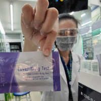 Kiểm tra đột xuất việc mua bán kit test nhanh và xét nghiệm RT-PCR