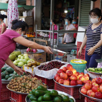 TP Hồ Chí Minh: Hơn 30 chợ truyền thống hoạt động trở lại, giá thực phẩm giảm mạnh