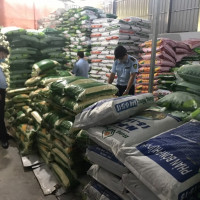 Vĩnh Long: Tịch thu 335 bao phân bón hết hạn sử dụng và vi phạm về nhãn mác