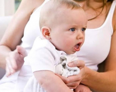 Xử lý khi trẻ bị ho đờm, khò khè