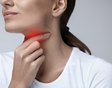 2 loại lá giúp trị viêm họng khi giao mùa