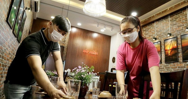 TP Hồ Chí Minh: Cho phép phục vụ hàng ăn, uống tại chỗ từ ngày 28/10