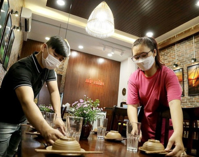 TP Hồ Chí Minh: Cho phép phục vụ hàng ăn, uống tại chỗ từ ngày 28/10