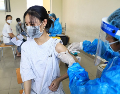 TP Hồ Chí Minh: 1.800 trẻ từ 16 - 17 tuổi của quận 1 và huyện Củ Chi được tiêm vaccine Covid-19