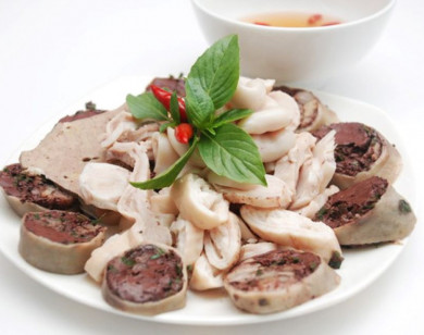 ''Hóc lòng lợn'' bé trai 10 tuổi ở Hà Nội suýt mất mạng