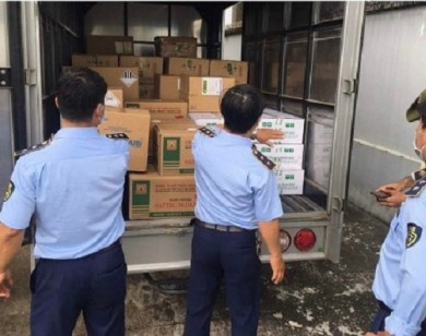 Bắt giữ 3 xe tải chở thuốc trừ cỏ Khai Hoang Q7 không hóa đơn, chứng từ