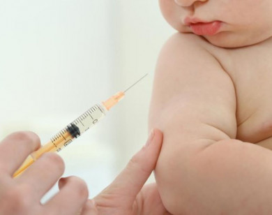 Hà Nội: 18 trẻ sơ sinh bị tiêm nhầm vaccine Covid-19