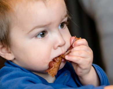 4 sai lầm nghiêm trọng trong chế độ dinh dưỡng của trẻ mẹ cần biết