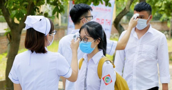 TP Hồ Chí Minh: Thí điểm cho học sinh lớp 9, 12 đi học trực tiếp vào giữa tháng 12