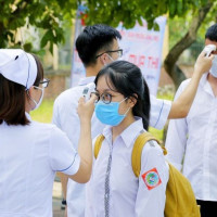 TP Hồ Chí Minh: Thí điểm cho học sinh lớp 9, 12 đi học trực tiếp vào giữa tháng 12