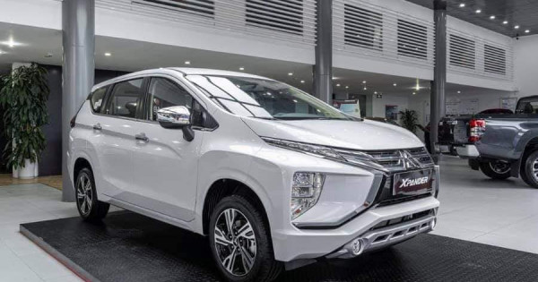 Giá xe ô tô Mitsubishi tháng 12/2021: Hỗ trợ 100% phí trước bạ