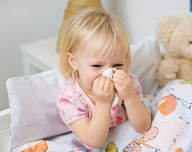 Cách phòng bệnh viêm đường hô hấp cho trẻ khi giao mùa