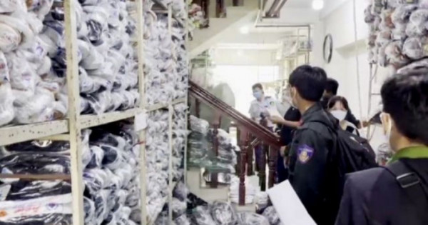 An Giang: Thu giữ hơn 5.000 sản phẩm giày, dép không rõ nguồn gốc