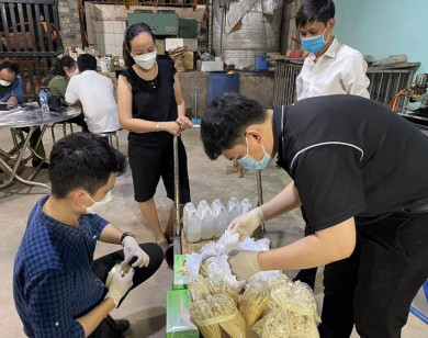TP Hồ Chí Minh: Thu giữ hơn 4 tấn ngó sen ngâm hóa chất chuẩn bị được đưa đi tiêu thụ