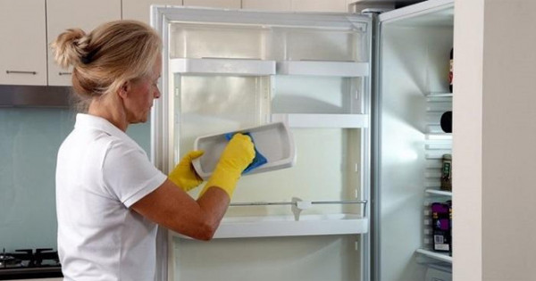 Bí quyết vệ sinh tủ lạnh sạch cực đơn giản