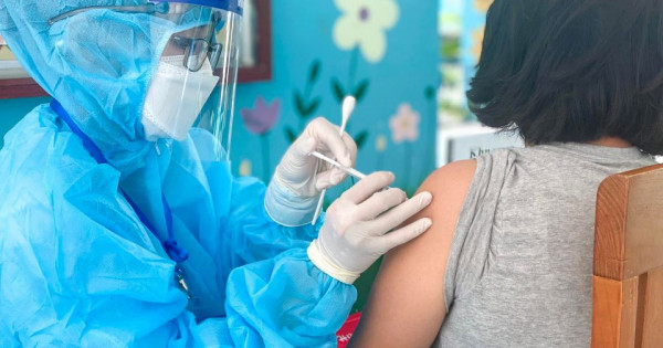 Bộ Y tế: Cho phép tiêm vaccine AstraZeneca làm liều tăng cường mũi thứ 3