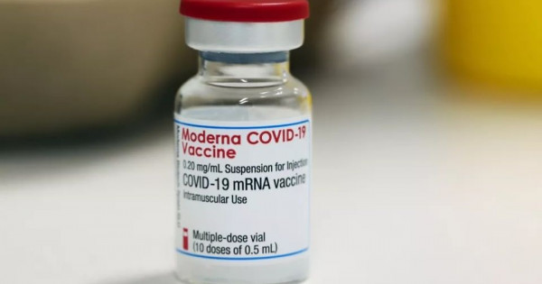 Bộ Y tế đồng ý tiêm vaccine Moderna cho trẻ từ 6 - dưới 12 tuổi