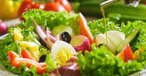 6 loại dầu thích hợp cho các món salad