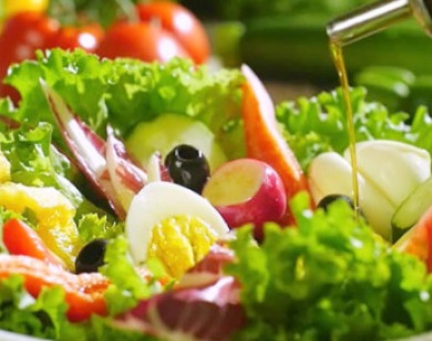 6 loại dầu thích hợp cho các món salad