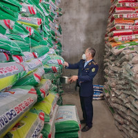 Xử lý hàng loạt cơ sở buôn bán phân bón giả, kém chất lượng