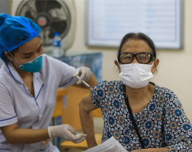 TP Hồ Chí Minh: Có ba nhóm người được ưu tiên tiêm vaccine Covid-19 mũi 4 