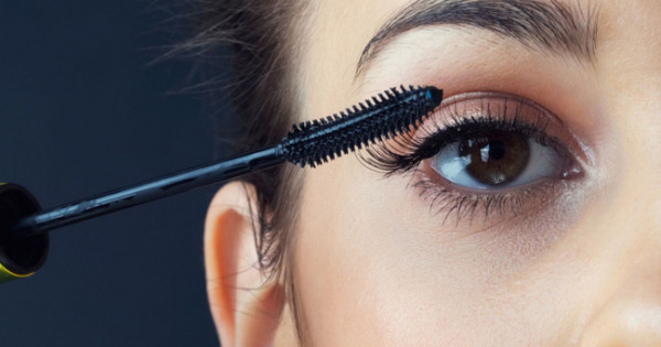 Sai lầm thường gặp khi trang điểm bằng mascara