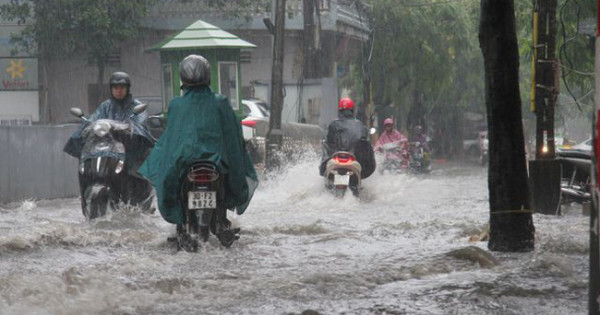 Dự báo thời tiết ngày 1/6/2022: Hà Nội có mưa dông kèm lốc sét