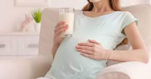 Chọn sữa cho bà bầu trong 3 tháng đầu mang thai