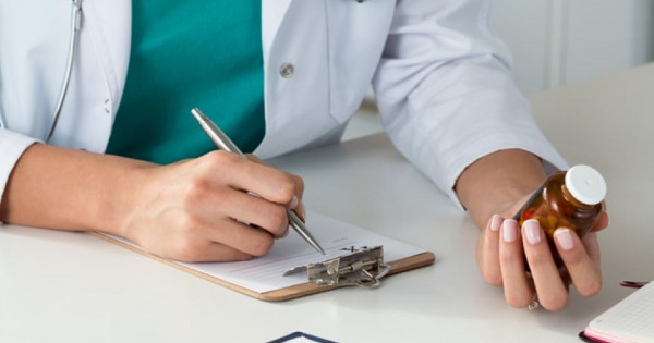 Bộ Y tế yêu cầu tăng cường kiểm tra, giám sát việc kê đơn thuốc trong điều trị ngoại trú