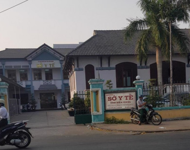 Xem xét kỉ luật Giám đốc Sở Y tế tỉnh Kiên Giang Hà Văn Phúc