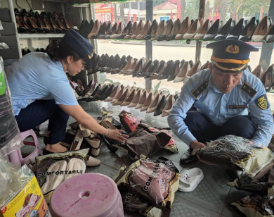 Hà Giang: Phát hiện cơ sở kinh doanh giầy, dép giả mạo nhãn hiệu nổi tiếng