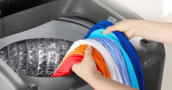 Lưu ý để quần áo không bị đóng cặn xà phòng khi giặt máy
