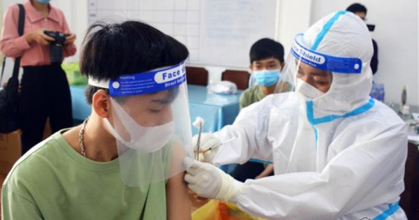 Bác bỏ thông tin ''Đà Nẵng buộc học sinh tiêm vaccine Covid-19 để được đến trường"