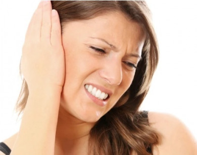 Dấu hiệu của nhiễm trùng tai bạn cần biết