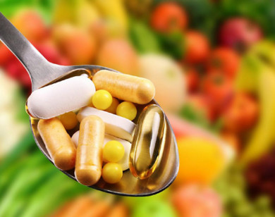 Dấu hiệu cảnh báo cơ thể thừa vitamin