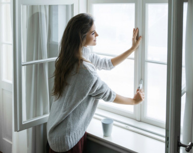 Mẹo giúp bạn vệ sinh cửa sổ sạch cực nhanh