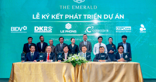 Lễ ký kết phát triển dự án căn hộ cao cấp The Emerald 68