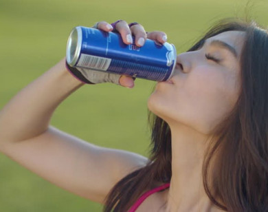 4 lý do bạn nên hạn chế dùng thức uống năng lượng