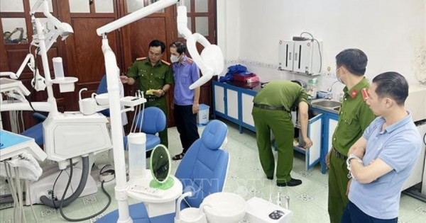 An Giang: Bắt giám đốc cơ sở nha khoa mua bằng bác sĩ ''giả'' để hành nghề